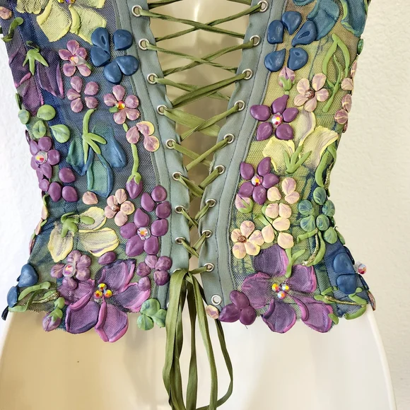 Ema Savahl 'Couture' Line Floral Embroidered Red Carpet Corset Top - Picture 9 of 14